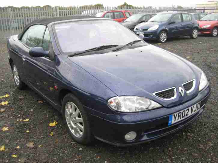 02 02 MEGANE 1.6 CONVERTIBLE in BLUE