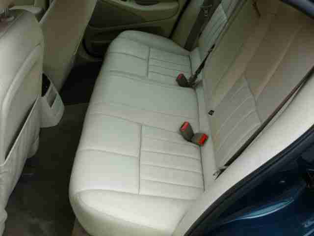 02 Jaguar S-TYPE 2.5 V6 auto SE British racing green