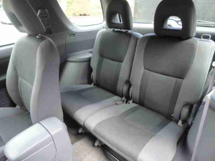 02 Reg TOYOTA RAV4 1.8 VVTi NV, BLACK, 2 FORMER KEEPRS, SERVICE BILLS & RECEIPTS