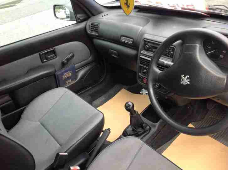 03 Peugeot 106 1.1 Ltd Edn Independence 3dr Genuine 67000m REDUCED 4 QUICK SALE
