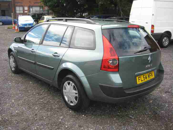 04/54 RENAULT MEGANE EXPRESSION 1.6 ESTATE in MET GREEN - ONLY £795.00