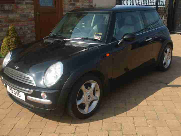 04 1.6 Cooper in Black ,MOT Dec 2015, 3