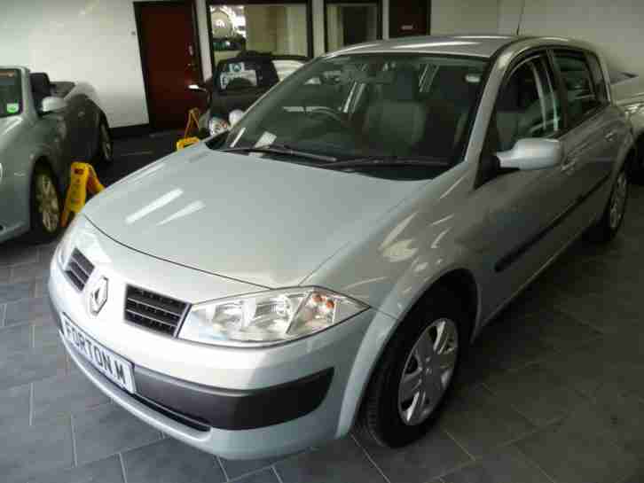 04 RENAULT MEGANE 1.4 16v 5 DOOR HATCHBACK~ONE LADY OWNER~ONLY 18,000 MILES