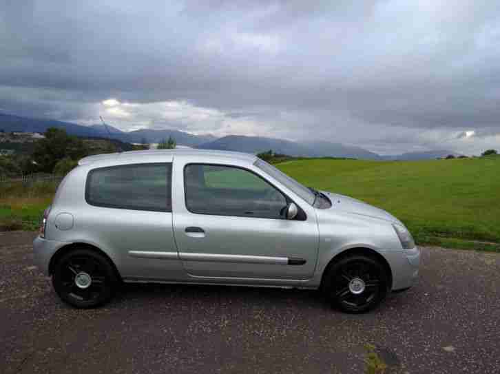 05 Renault Clio 1.2 Extreme. FSH 59k miles, 1 year MOT Black alloys, Chrome rear