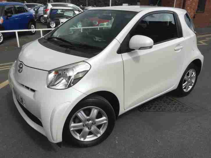 10 10 Toyota iQ 1.0 VVT-i PETROL MANUAL HATCH**Ideal First Car, £0 TAX**