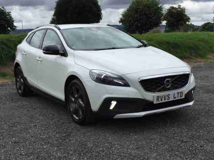 13 63 V40 1.6 D2 CROSS COUNTRY LUX