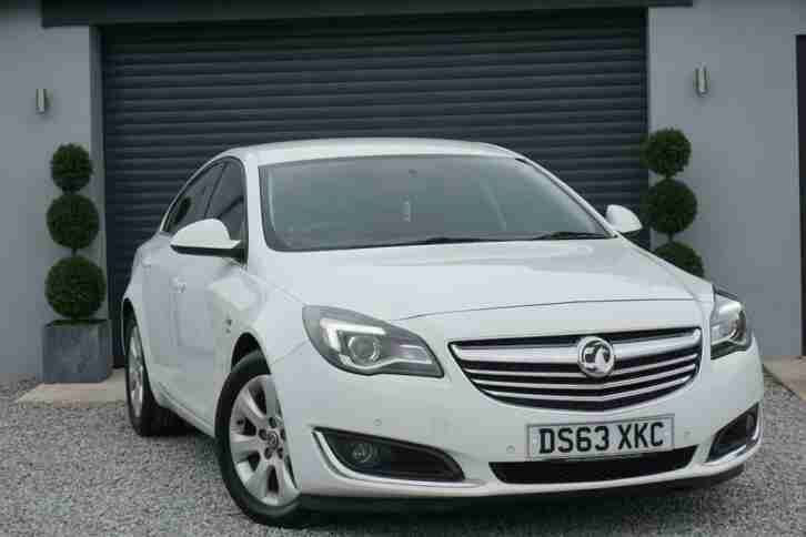 VAUXHALL INSIGNIA SRI 2.0CDTi WHITE EXCELLENT CONDITION FSH DRIVES SUPERB