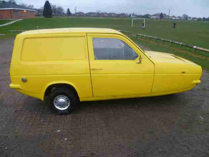 1976 RELIANT ROBIN VAN YELLOW