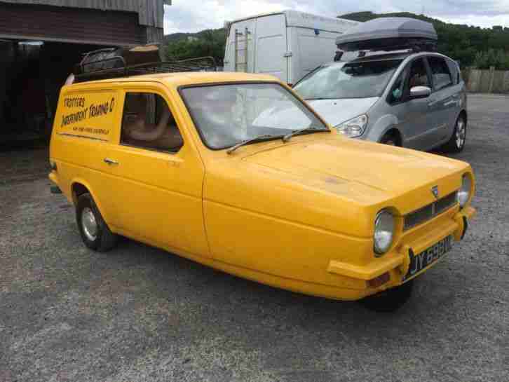 1979 RELIANT ROBIN YELLOW ONLY FOOLS AND HORSES