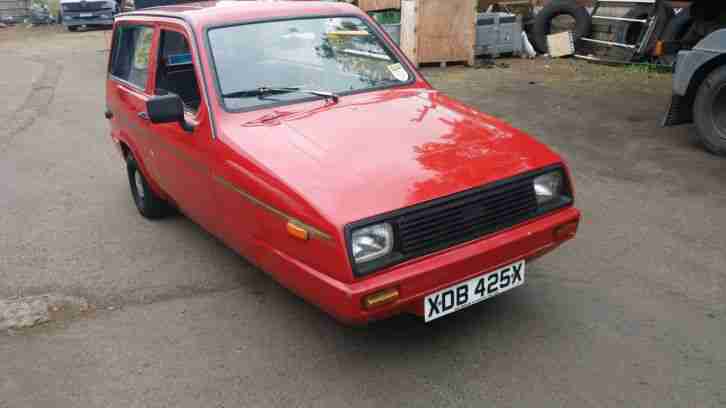 1982 RELIANT ROBIN RIALTO ESTATE RED THREE WHEELER