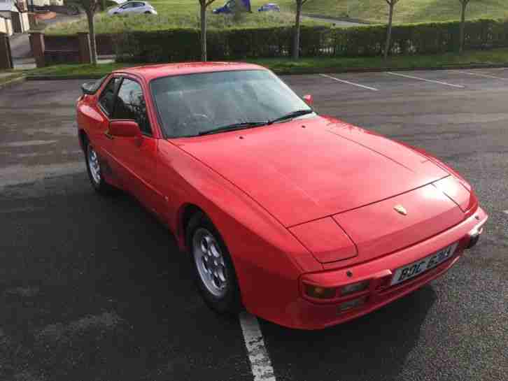 1985 PORSCHE 944 RED