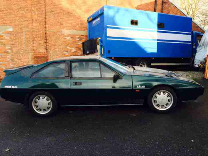 1986 LOTUS ECLAT EXCEL SE 2.2 in METALLIC BRITISH RACING GREEN