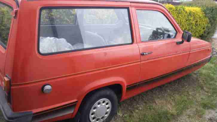 1988 RELIANT RIALTO GLS ESTATE RED