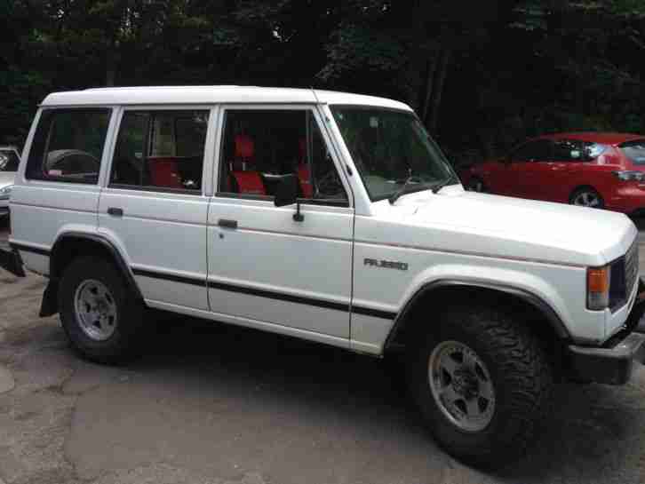 1990 MITSUBISHI WHITE LPG PETROL SPARES OR REPARES GREEN LANEING 4X4 EXPORT