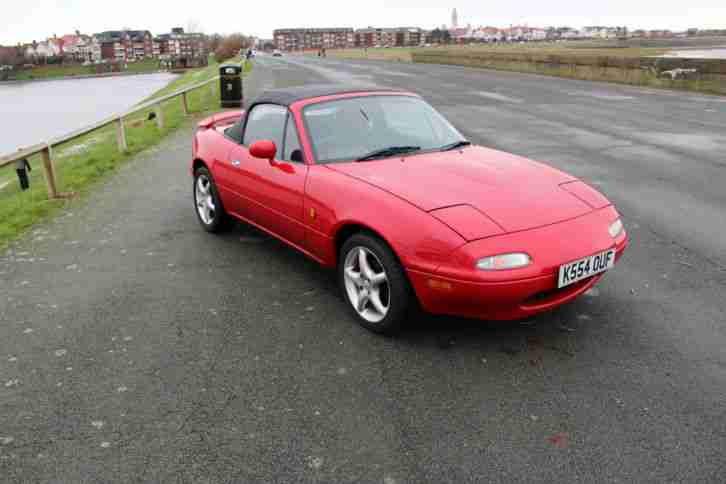 1992 Eunos Roadster Classic Red ( MX5)