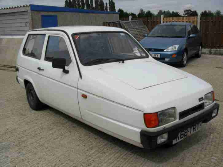 1993 RELIANT ROBIN LX WHITE