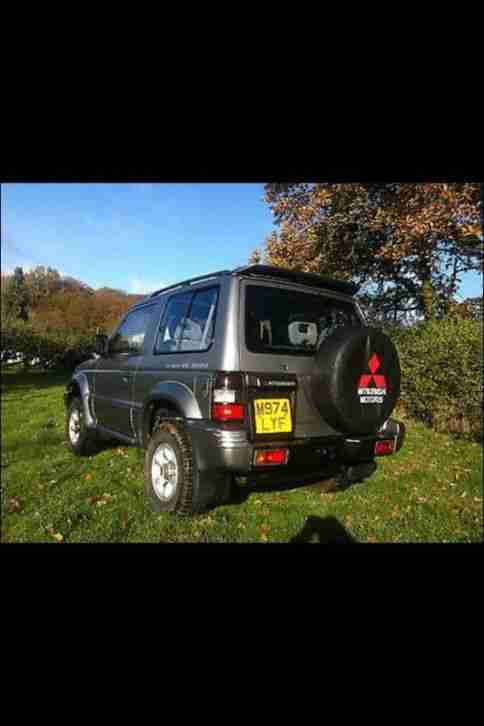 1994 MITSUBISHI SHOGUN V6-24 SWB AUTO GREY
