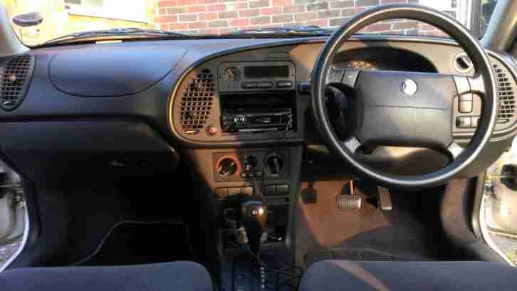 1994 SAAB 900 S AUTO WHITE