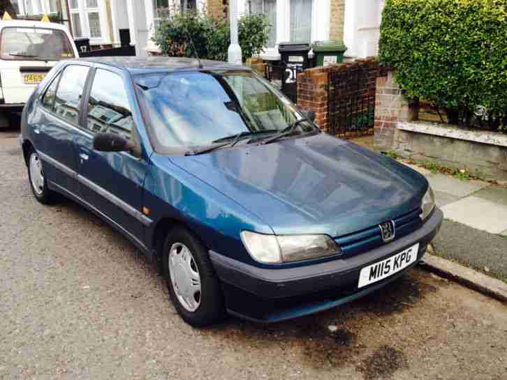 1995 PEUGEOT 306 XTDT BLUE “good car to repair or use for parts”