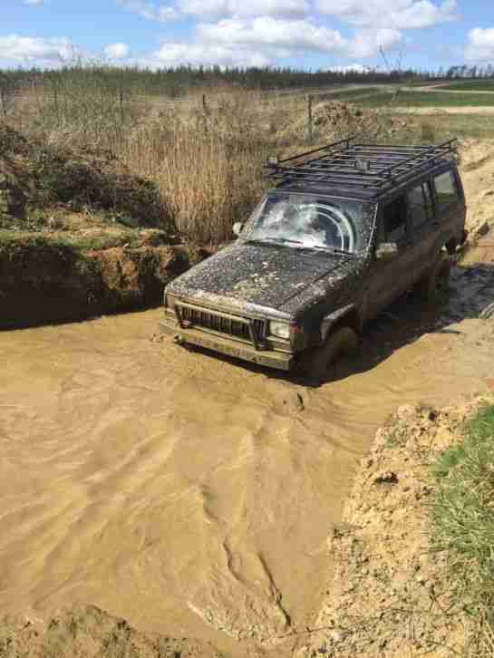 1996 CHEROKEE 2.5td lifted 30 tyres OFF