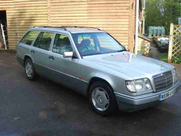 1996 MERCEDES E220 AUTO SILVER