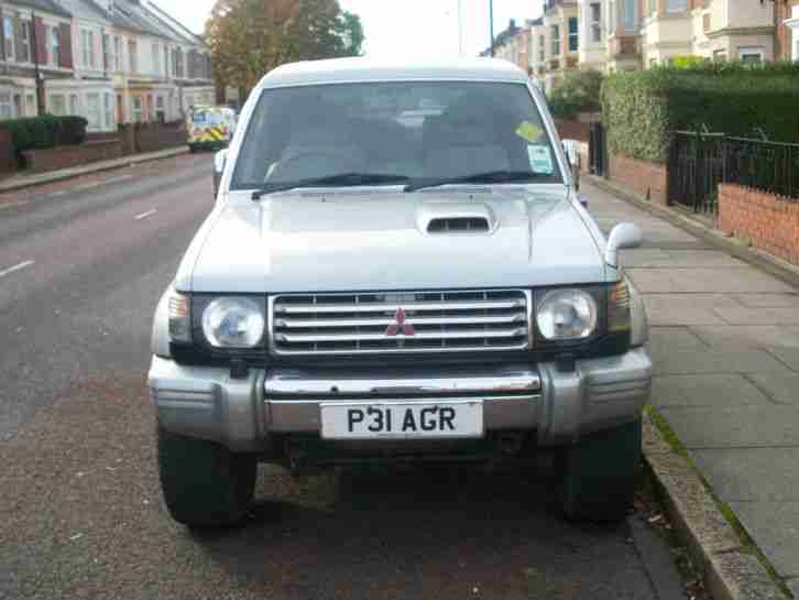1996 MITSUBISHI BLUE/SILVER PAJERO