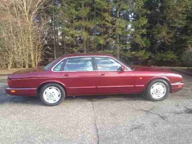 1996 P JAGUAR XJ 3.2 6 EXECUTIVE 4D 216 BHP