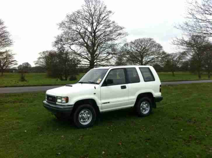 1997 TROOPER DUTY SWB WHITE 1