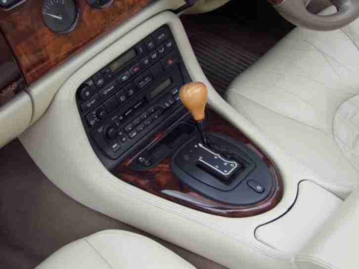 1997 JAGUAR XK8 CONVERTIBLE AUTO BLUE