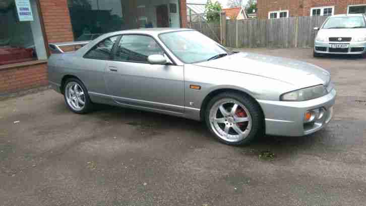 1997 NISSAN Skyline SILVER