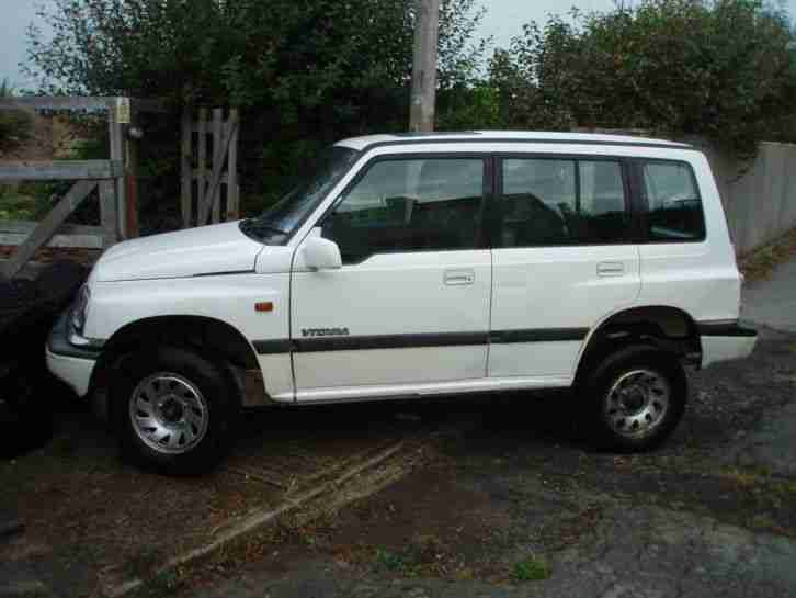 1997 SUZUKI VITARA JLX SE WHITE