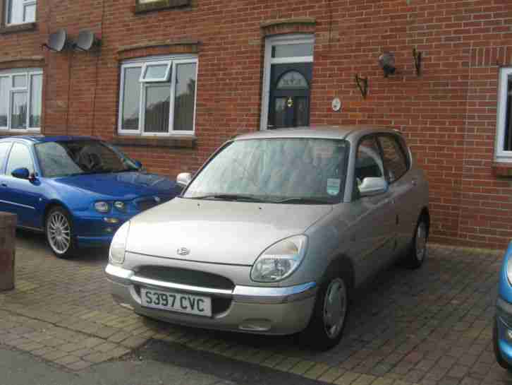 1998 DAIHATSU SIRION IN CHAMPAGNE