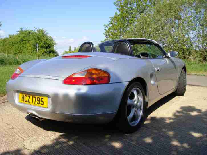 1998 (S) PORSCHE BOXSTER 2.6 CONVERTIBLE. 67,000 MILES, FSH,MOT AND TAX.