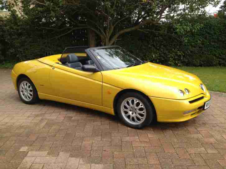 1999 Giallo Zoe (Yellow) Alfa Romeo 916 Spider 2.0 TS Blue Leather,Electric Roof