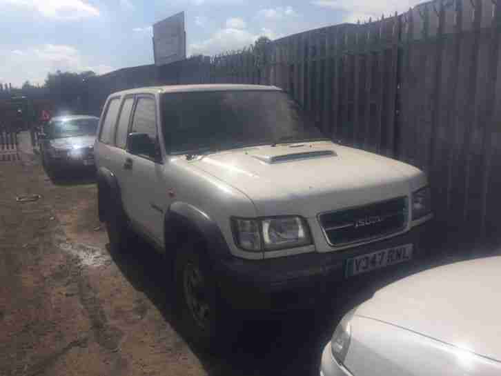 1999 ISUZU TROOPER TURBO DIESEL WHITE spares or repair needs new fly wheel