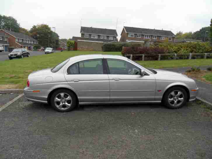 1999 JAGUAR S-TYPE. 3 LITRE V6. AUTO. SILVER.