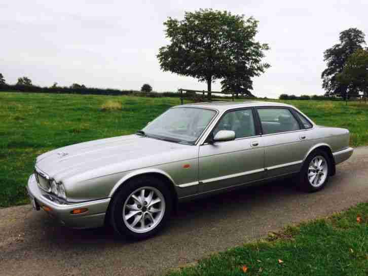 1999 XJ8 AUTO SILVER