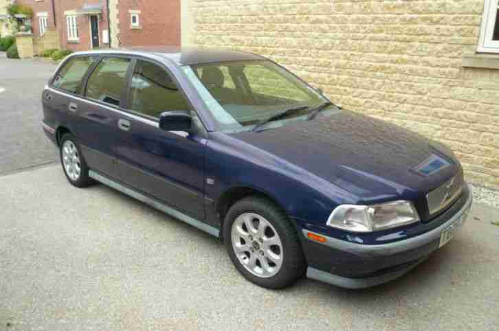 1999 VOLVO V40 SE Estate. Blue with Black Leather Interior