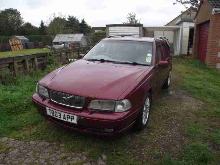 1999 VOLVO V70 SE AWD AUTO RED