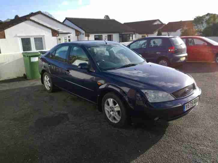 2.0 litre petrol Ford Mondeo Ghia
