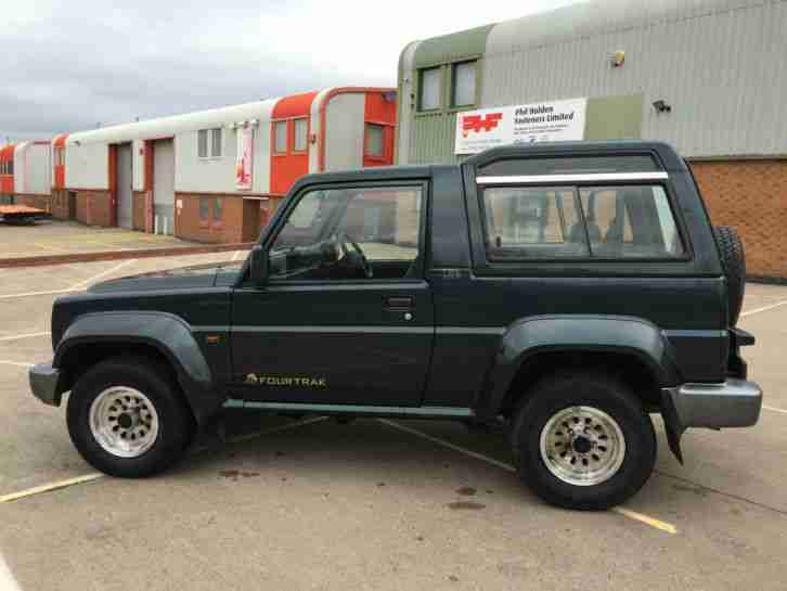 2000 DAIHATSU FOURTRAK 2.8 TDL LIMITED GREEN 7 SEATER