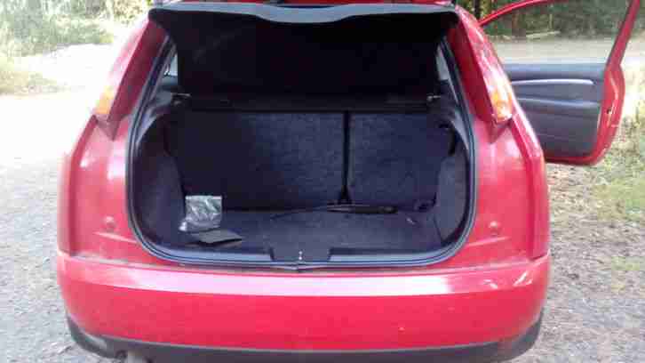 2000 FORD FOCUS ZETEC WITH GOOD MOT