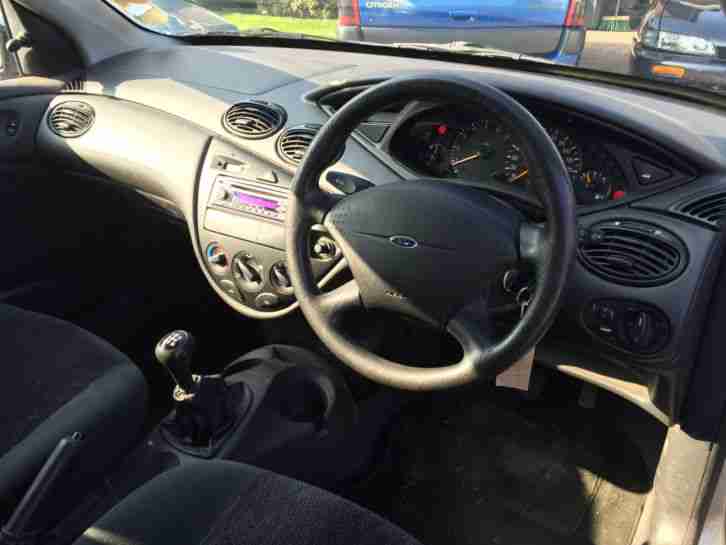 2000 Ford Focus 1.4 CL Petrol Manual 5 Door Mot till 30th May 2016 P/x to Clear!