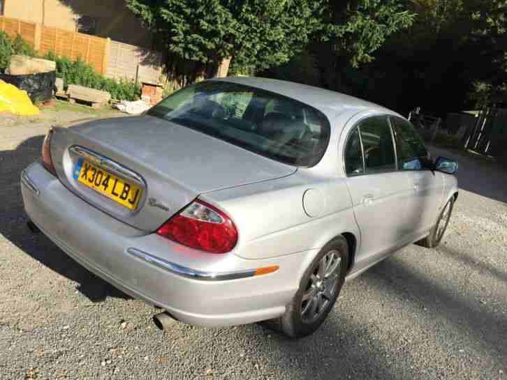 2000 JAGUAR S-TYPE V6 SE AUTO. Drives excellently. Needs minor work for MOT.
