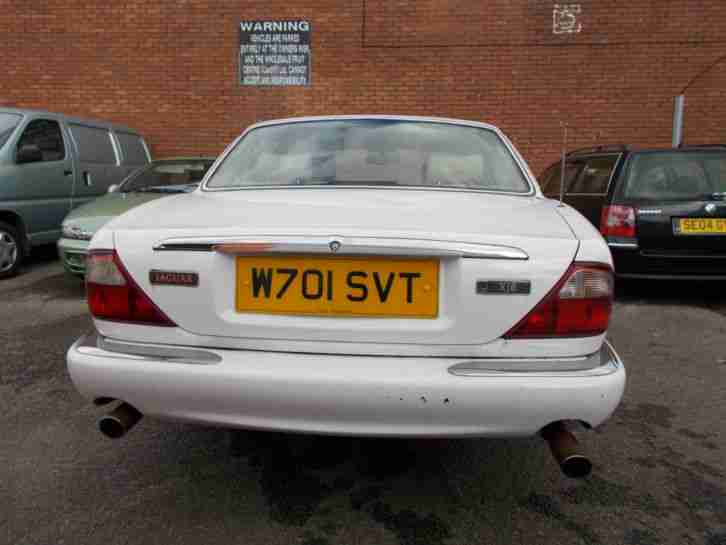 2000 XJ8 AUTO WHITE £600