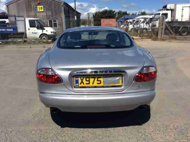 2000 Jaguar XK8 4.0 auto light damaged Repairable Salvage