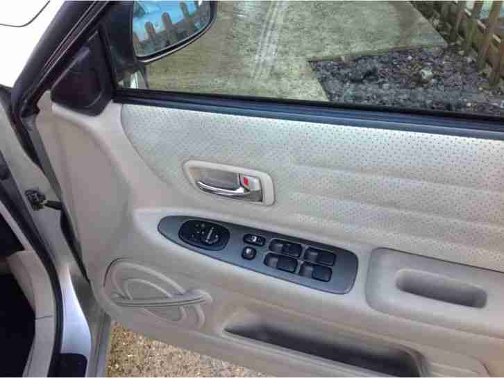 2000 LEXUS IS200 SE SILVER