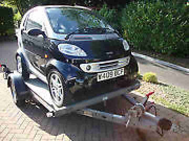 2000 Model Left Hand Drive Smart Car and Trailer