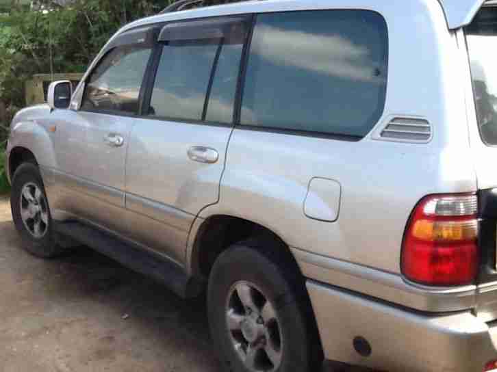 2000 LAND CRUISER silver