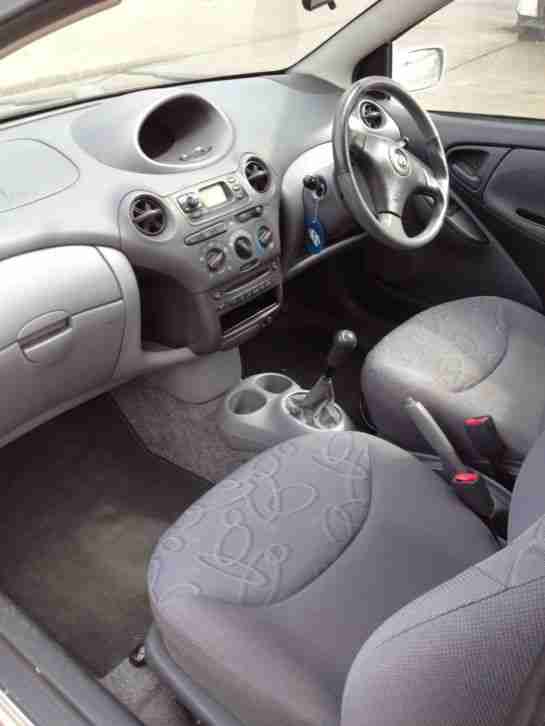 2000 TOYOTA YARIS SR SILVER